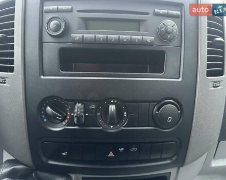 Красный Фольксваген Крафтер, объемом двигателя 2 л и пробегом 160 тыс. км за 18800 $, фото 16 на Automoto.ua