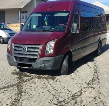 Красный Фольксваген Крафтер, объемом двигателя 2.5 л и пробегом 250 тыс. км за 10999 $, фото 1 на Automoto.ua