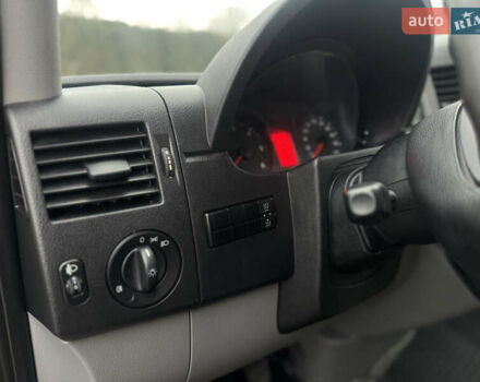 Жовтий Фольксваген Крафтєр, об'ємом двигуна 2 л та пробігом 248 тис. км за 19300 $, фото 5 на Automoto.ua