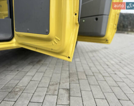 Жовтий Фольксваген Крафтєр, об'ємом двигуна 2 л та пробігом 248 тис. км за 19300 $, фото 7 на Automoto.ua