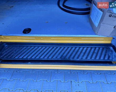 Желтый Фольксваген Крафтер, объемом двигателя 0 л и пробегом 160 тыс. км за 16921 $, фото 23 на Automoto.ua