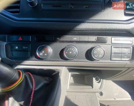 Желтый Фольксваген Крафтер, объемом двигателя 2 л и пробегом 215 тыс. км за 15950 $, фото 18 на Automoto.ua