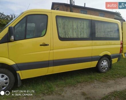 Желтый Фольксваген Крафтер, объемом двигателя 2 л и пробегом 190 тыс. км за 14400 $, фото 1 на Automoto.ua