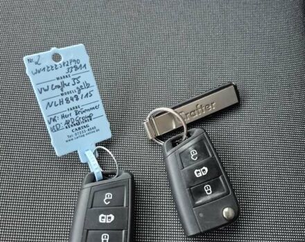 Желтый Фольксваген Крафтер, объемом двигателя 2 л и пробегом 202 тыс. км за 19716 $, фото 29 на Automoto.ua