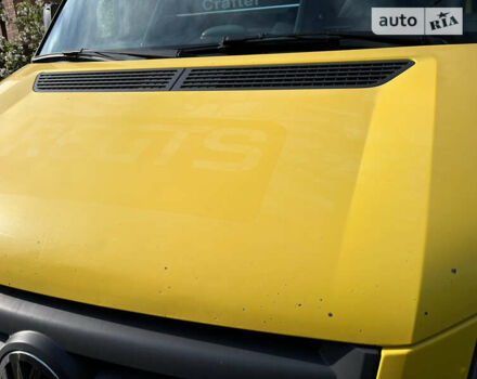 Желтый Фольксваген Крафтер, объемом двигателя 2.46 л и пробегом 390 тыс. км за 17000 $, фото 1 на Automoto.ua