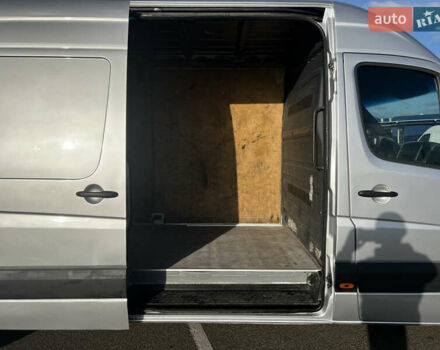 Серый Фольксваген Крафтер, объемом двигателя 2.5 л и пробегом 345 тыс. км за 10700 $, фото 7 на Automoto.ua