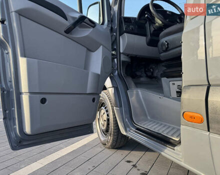 Серый Фольксваген Крафтер, объемом двигателя 2 л и пробегом 350 тыс. км за 16500 $, фото 29 на Automoto.ua