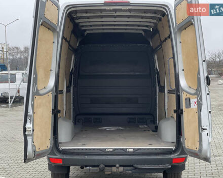 Серый Фольксваген Крафтер, объемом двигателя 1.97 л и пробегом 291 тыс. км за 13500 $, фото 20 на Automoto.ua