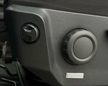 Сірий Фольксваген Крафтєр, об'ємом двигуна 2 л та пробігом 170 тис. км за 21700 $, фото 12 на Automoto.ua