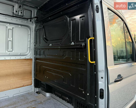 Серый Фольксваген Крафтер, объемом двигателя 1.97 л и пробегом 220 тыс. км за 24500 $, фото 19 на Automoto.ua