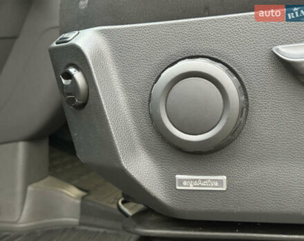 Серый Фольксваген Крафтер, объемом двигателя 2 л и пробегом 335 тыс. км за 23500 $, фото 19 на Automoto.ua