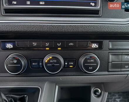 Серый Фольксваген Крафтер, объемом двигателя 1.97 л и пробегом 220 тыс. км за 24500 $, фото 43 на Automoto.ua