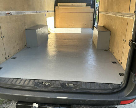 Сірий Фольксваген Крафтєр, об'ємом двигуна 1.97 л та пробігом 390 тис. км за 12500 $, фото 26 на Automoto.ua