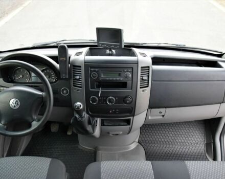 Сірий Фольксваген Крафтєр, об'ємом двигуна 2 л та пробігом 232 тис. км за 7200 $, фото 8 на Automoto.ua