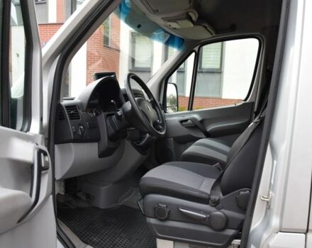 Сірий Фольксваген Крафтєр, об'ємом двигуна 2 л та пробігом 232 тис. км за 7200 $, фото 9 на Automoto.ua