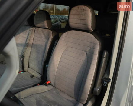 Серый Фольксваген Крафтер, объемом двигателя 0 л и пробегом 36 тыс. км за 17500 $, фото 11 на Automoto.ua