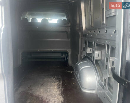 Сірий Фольксваген Крафтєр, об'ємом двигуна 2 л та пробігом 239 тис. км за 23800 $, фото 7 на Automoto.ua