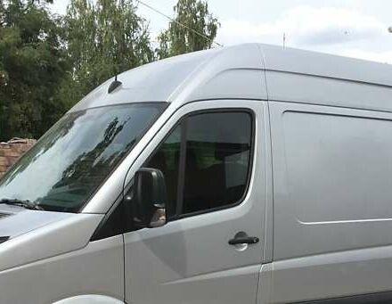 Серый Фольксваген Крафтер, объемом двигателя 2.5 л и пробегом 220 тыс. км за 12500 $, фото 4 на Automoto.ua