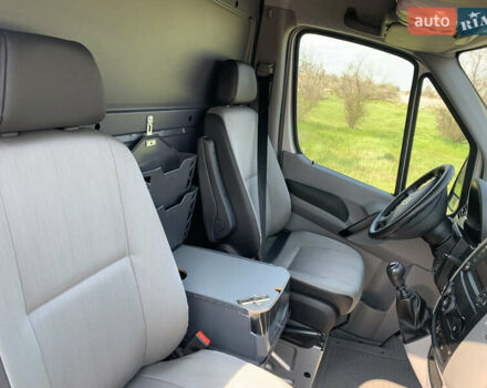 Сірий Фольксваген Крафтєр, об'ємом двигуна 1.97 л та пробігом 262 тис. км за 25000 $, фото 48 на Automoto.ua