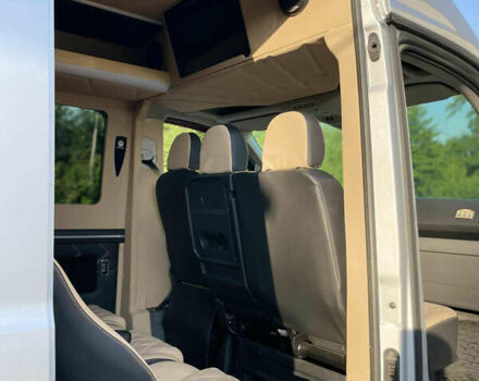 Серый Фольксваген Крафтер, объемом двигателя 1.97 л и пробегом 329 тыс. км за 26000 $, фото 11 на Automoto.ua