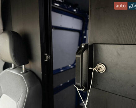 Фольксваген Крафтер 2018 в Житомире на Automoto.ua Синий Фольксваген Крафтер, объемом двигателя 2 л и пробегом 314 тыс. км за 21999 $, фото 31 на Automoto.ua