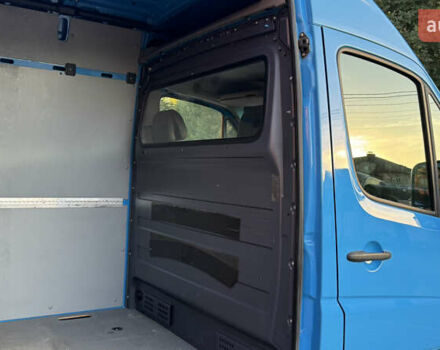 Синий Фольксваген Крафтер, объемом двигателя 1.97 л и пробегом 232 тыс. км за 18600 $, фото 54 на Automoto.ua