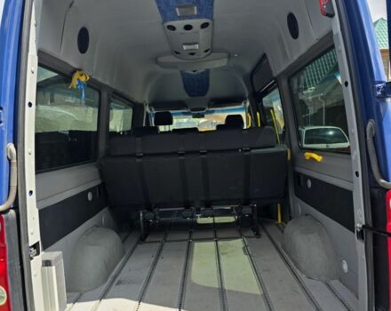 Синий Фольксваген Крафтер, объемом двигателя 2 л и пробегом 400 тыс. км за 16399 $, фото 5 на Automoto.ua