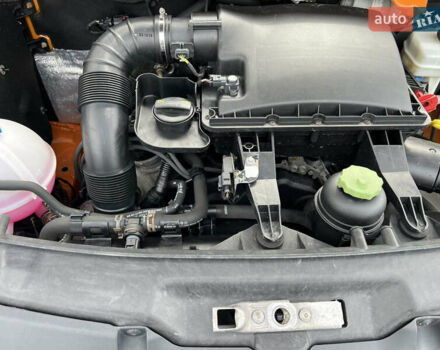 Оранжевый Фольксваген Крафтер, объемом двигателя 2 л и пробегом 215 тыс. км за 25500 $, фото 2 на Automoto.ua