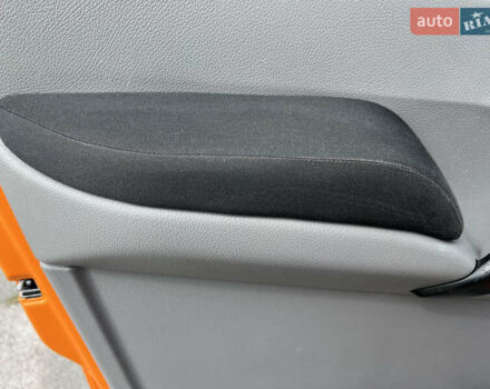 Оранжевый Фольксваген Крафтер, объемом двигателя 2 л и пробегом 215 тыс. км за 25500 $, фото 5 на Automoto.ua