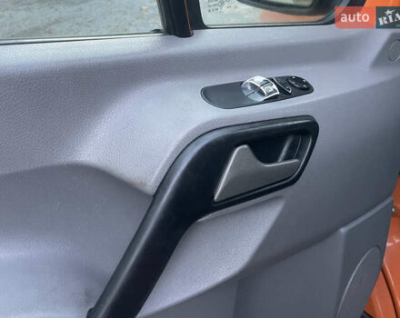 Помаранчевий Фольксваген Крафтєр, об'ємом двигуна 1.97 л та пробігом 288 тис. км за 15799 $, фото 10 на Automoto.ua