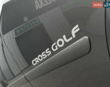 Серый Фольксваген Кросс Гольф, объемом двигателя 1.6 л и пробегом 182 тыс. км за 6500 $, фото 19 на Automoto.ua