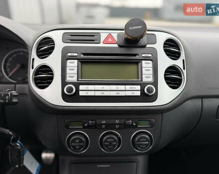 Серый Фольксваген Кросс Гольф, объемом двигателя 1.6 л и пробегом 182 тыс. км за 6500 $, фото 47 на Automoto.ua