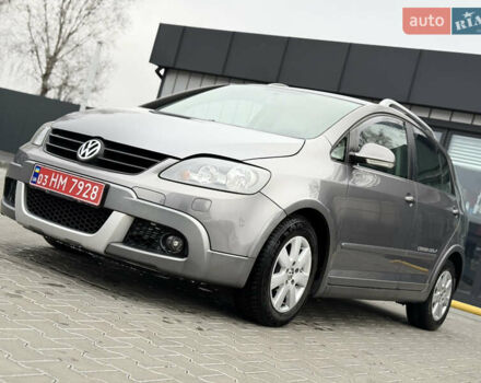 Серый Фольксваген Кросс Гольф, объемом двигателя 1.6 л и пробегом 182 тыс. км за 6500 $, фото 15 на Automoto.ua