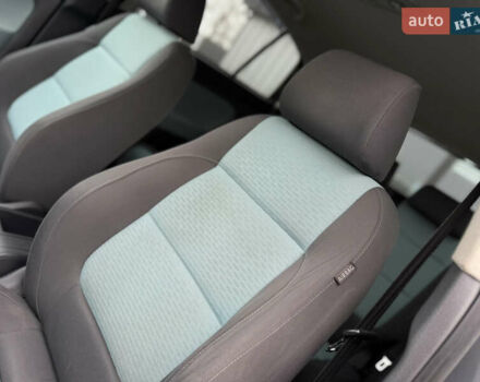 Серый Фольксваген Кросс Гольф, объемом двигателя 1.6 л и пробегом 182 тыс. км за 6500 $, фото 41 на Automoto.ua