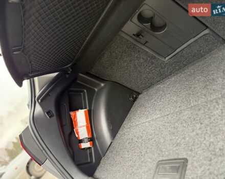 Серый Фольксваген Кросс Гольф, объемом двигателя 1.6 л и пробегом 182 тыс. км за 6500 $, фото 96 на Automoto.ua