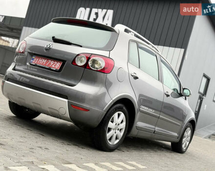 Серый Фольксваген Кросс Гольф, объемом двигателя 1.6 л и пробегом 182 тыс. км за 6500 $, фото 22 на Automoto.ua