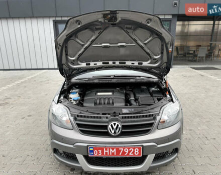 Серый Фольксваген Кросс Гольф, объемом двигателя 1.6 л и пробегом 182 тыс. км за 6500 $, фото 24 на Automoto.ua