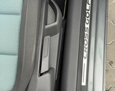 Серый Фольксваген Кросс Гольф, объемом двигателя 1.6 л и пробегом 182 тыс. км за 6500 $, фото 89 на Automoto.ua