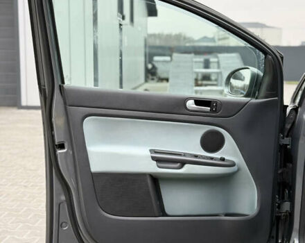 Серый Фольксваген Кросс Гольф, объемом двигателя 1.6 л и пробегом 182 тыс. км за 6500 $, фото 38 на Automoto.ua