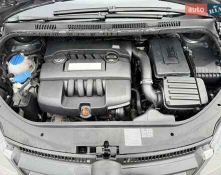 Серый Фольксваген Кросс Гольф, объемом двигателя 1.6 л и пробегом 182 тыс. км за 6500 $, фото 26 на Automoto.ua