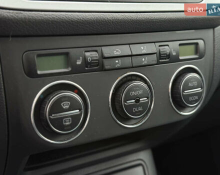 Серый Фольксваген Кросс Гольф, объемом двигателя 1.6 л и пробегом 182 тыс. км за 6500 $, фото 50 на Automoto.ua