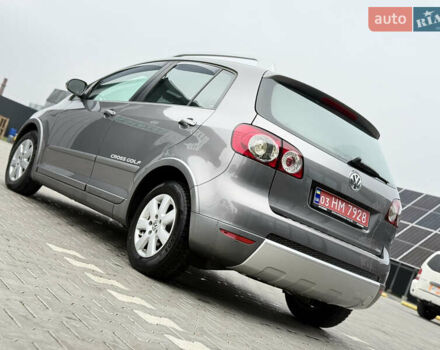 Серый Фольксваген Кросс Гольф, объемом двигателя 1.6 л и пробегом 182 тыс. км за 6500 $, фото 17 на Automoto.ua