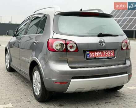 Серый Фольксваген Кросс Гольф, объемом двигателя 1.6 л и пробегом 182 тыс. км за 6500 $, фото 5 на Automoto.ua