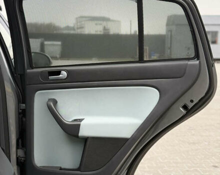 Серый Фольксваген Кросс Гольф, объемом двигателя 1.6 л и пробегом 182 тыс. км за 6500 $, фото 70 на Automoto.ua