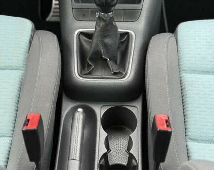 Серый Фольксваген Кросс Гольф, объемом двигателя 1.6 л и пробегом 182 тыс. км за 6500 $, фото 34 на Automoto.ua