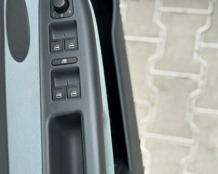 Серый Фольксваген Кросс Гольф, объемом двигателя 1.6 л и пробегом 182 тыс. км за 6500 $, фото 39 на Automoto.ua