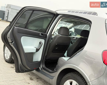 Серый Фольксваген Кросс Гольф, объемом двигателя 1.6 л и пробегом 182 тыс. км за 6500 $, фото 54 на Automoto.ua