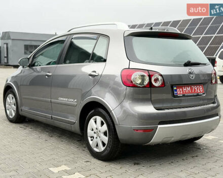 Серый Фольксваген Кросс Гольф, объемом двигателя 1.6 л и пробегом 182 тыс. км за 6500 $, фото 4 на Automoto.ua