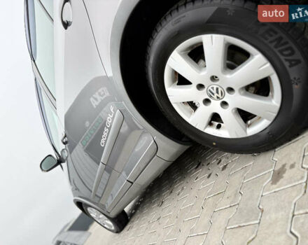 Серый Фольксваген Кросс Гольф, объемом двигателя 1.6 л и пробегом 182 тыс. км за 6500 $, фото 18 на Automoto.ua