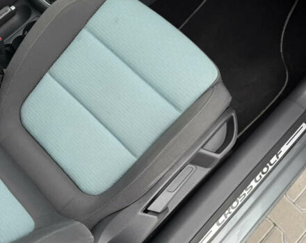 Серый Фольксваген Кросс Гольф, объемом двигателя 1.6 л и пробегом 182 тыс. км за 6500 $, фото 84 на Automoto.ua